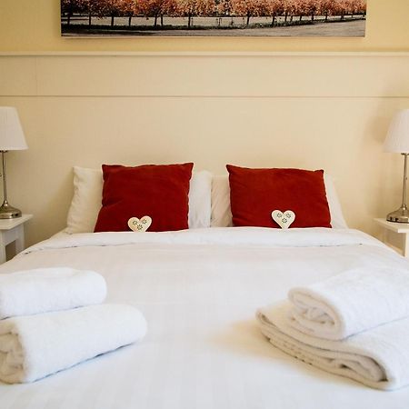 Fountains Guest House - Harrogate Stays מראה חיצוני תמונה