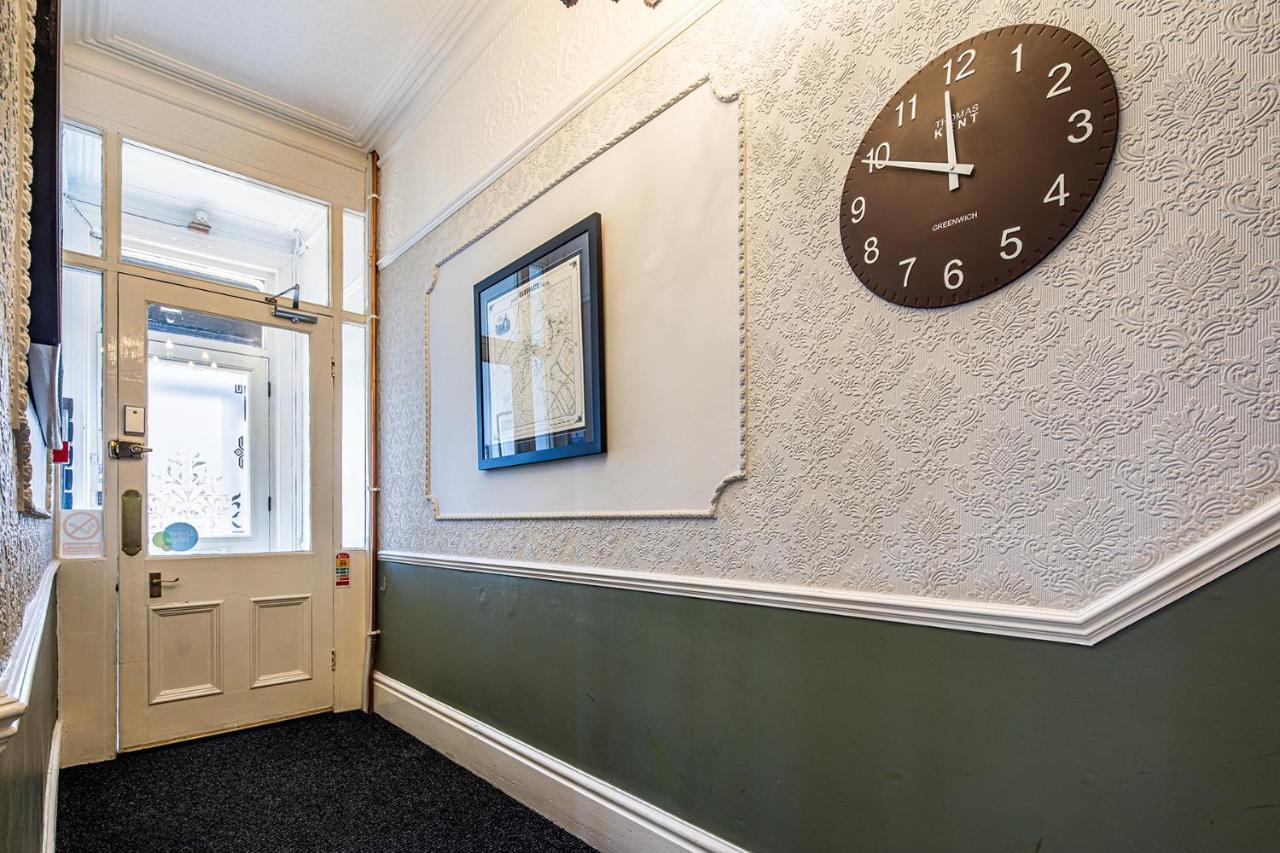 Fountains Guest House - Harrogate Stays מראה חיצוני תמונה