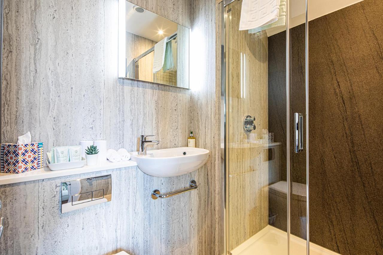 Fountains Guest House - Harrogate Stays מראה חיצוני תמונה