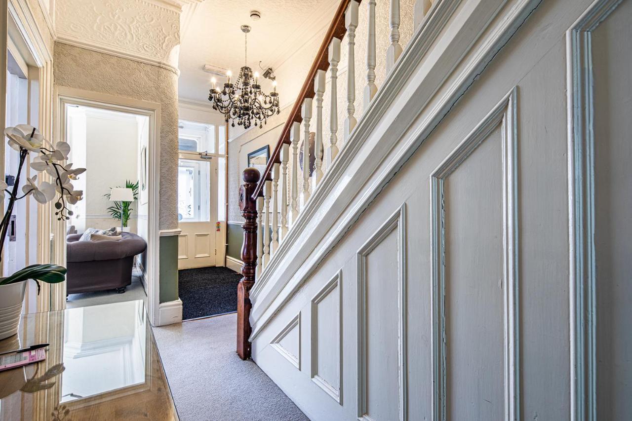 Fountains Guest House - Harrogate Stays מראה חיצוני תמונה