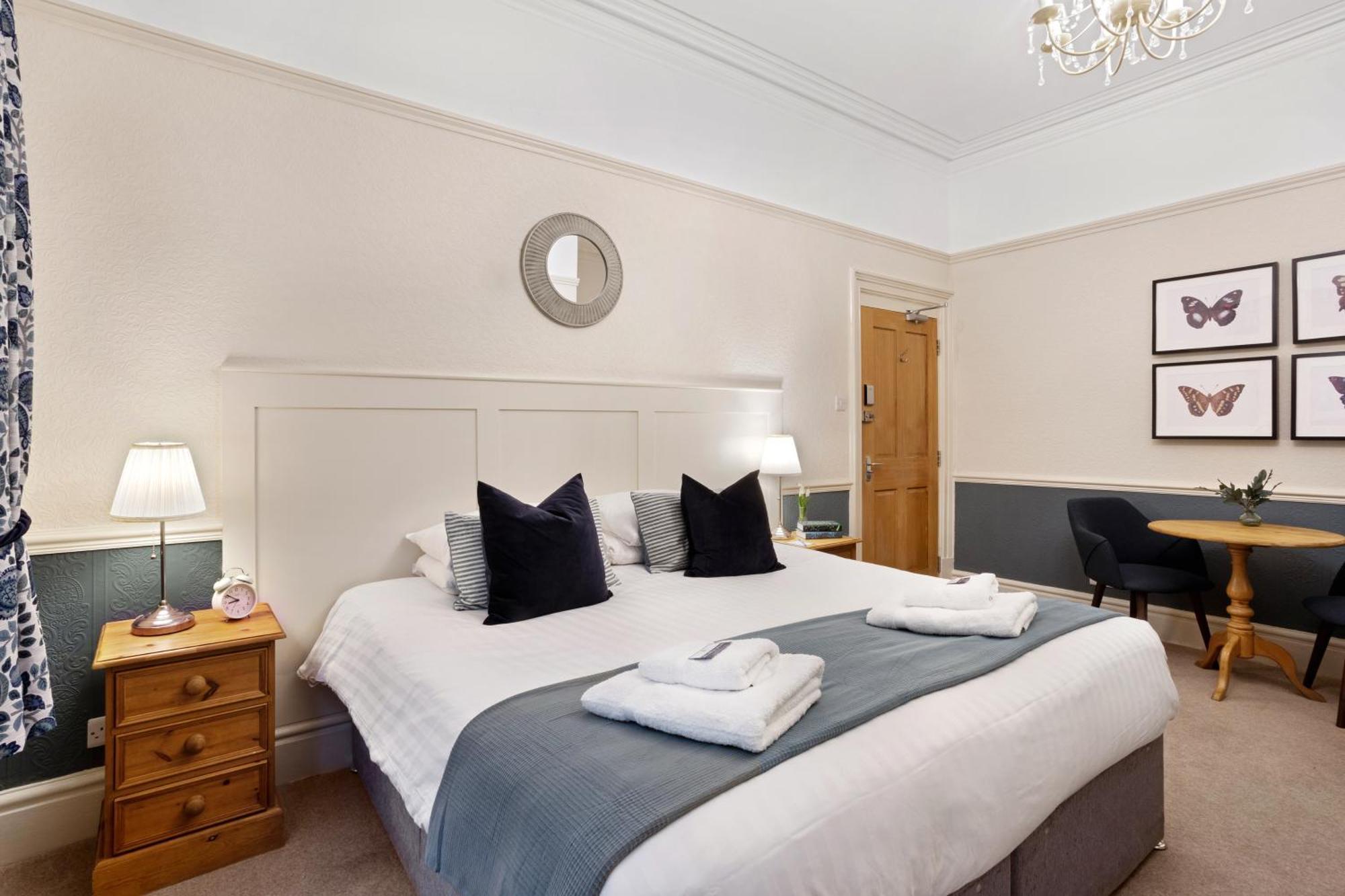 Fountains Guest House - Harrogate Stays מראה חיצוני תמונה