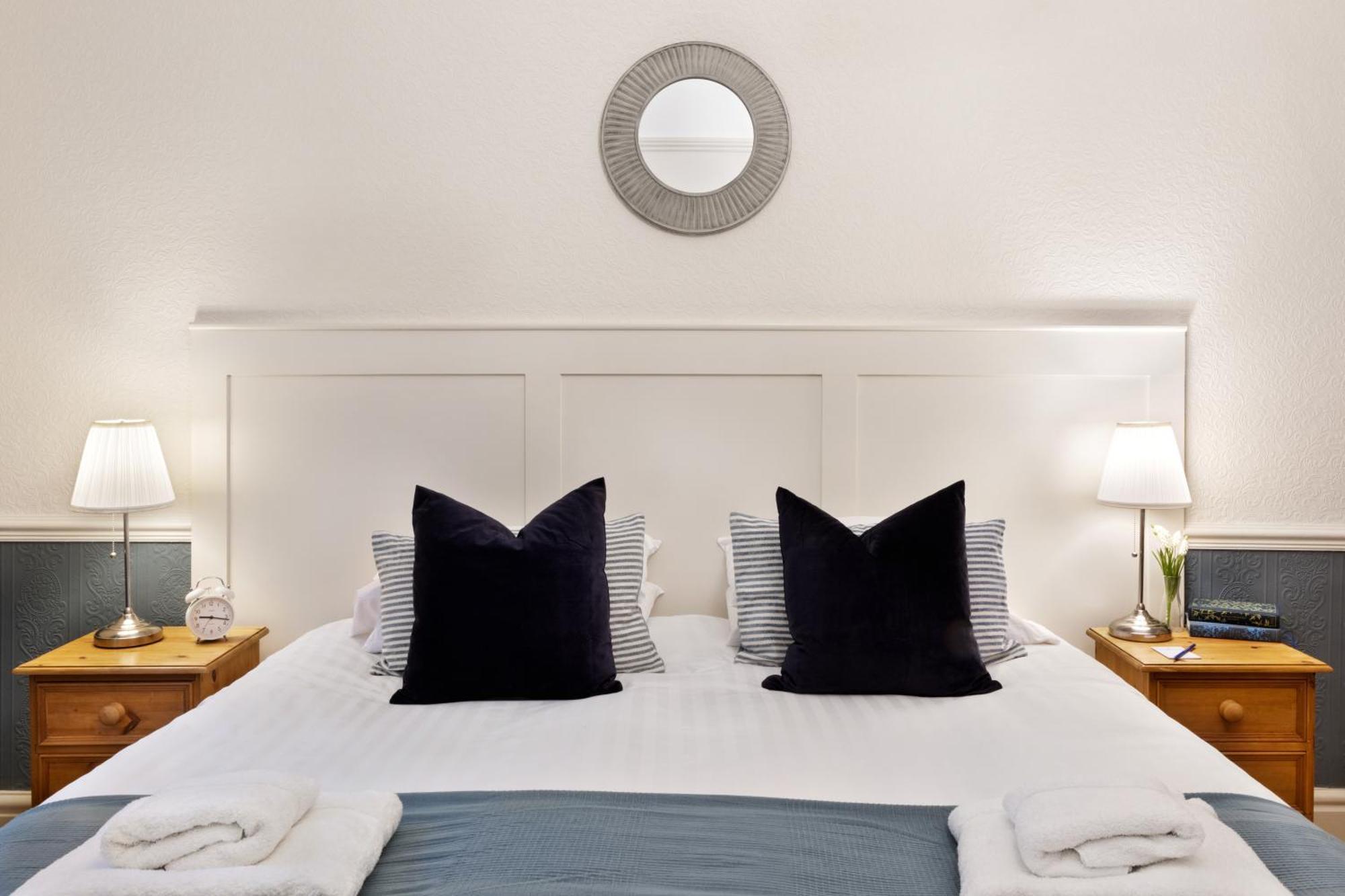 Fountains Guest House - Harrogate Stays מראה חיצוני תמונה