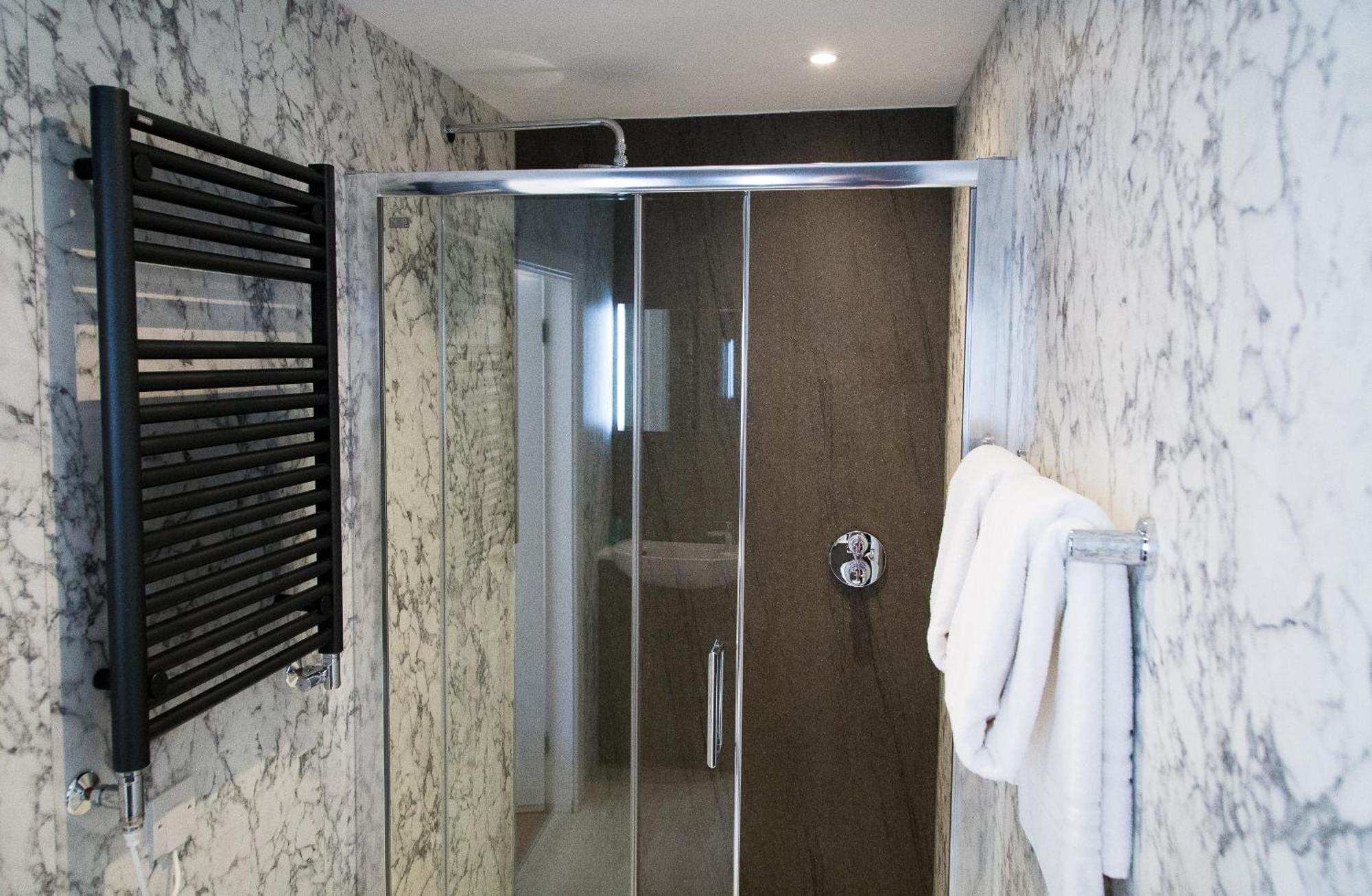 Fountains Guest House - Harrogate Stays מראה חיצוני תמונה