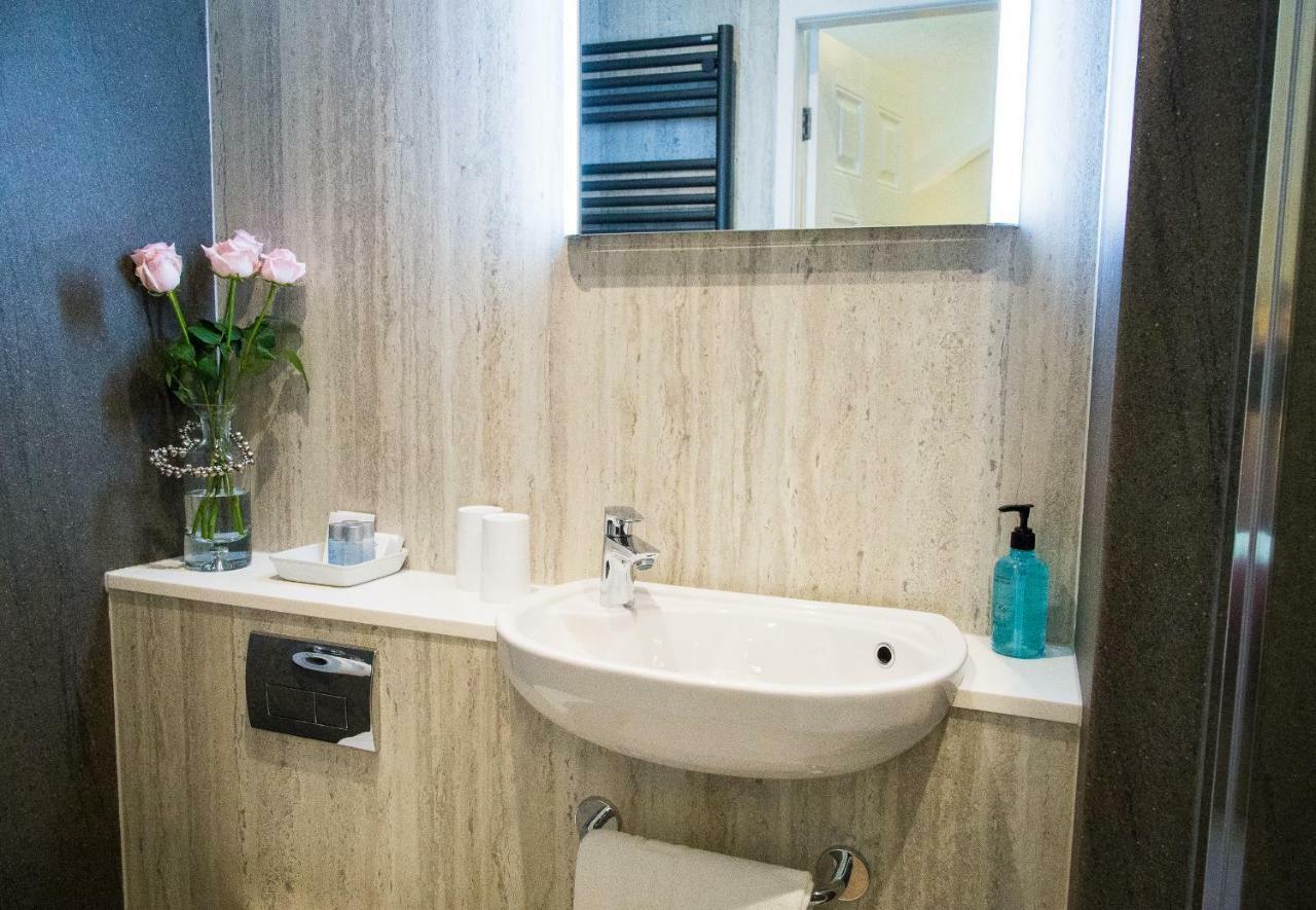 Fountains Guest House - Harrogate Stays מראה חיצוני תמונה